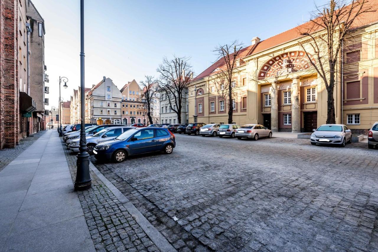Theatre Apartment - Apartament Przy Rynku W Glogowie Exterior photo
